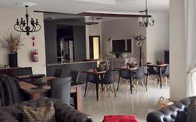 Cora'S Boutique Bed & Breakfast